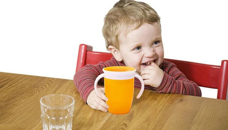 Silicone training cup with lid and straw – Spill-proof