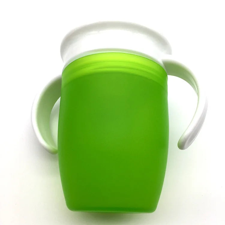 Silicone training cup with lid and straw – Spill-proof