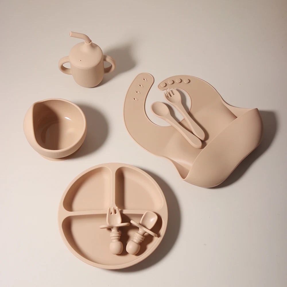 Complete Feeding Set – 8 Pieces Silicone (Bowl, Plate, Cutlery and more)