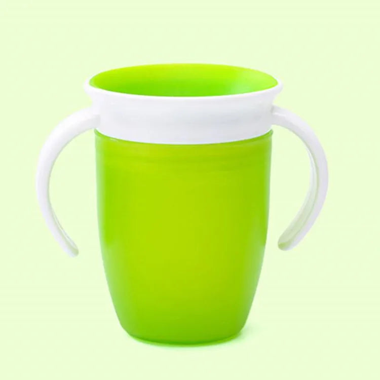 Silicone training cup with lid and straw – Spill-proof
