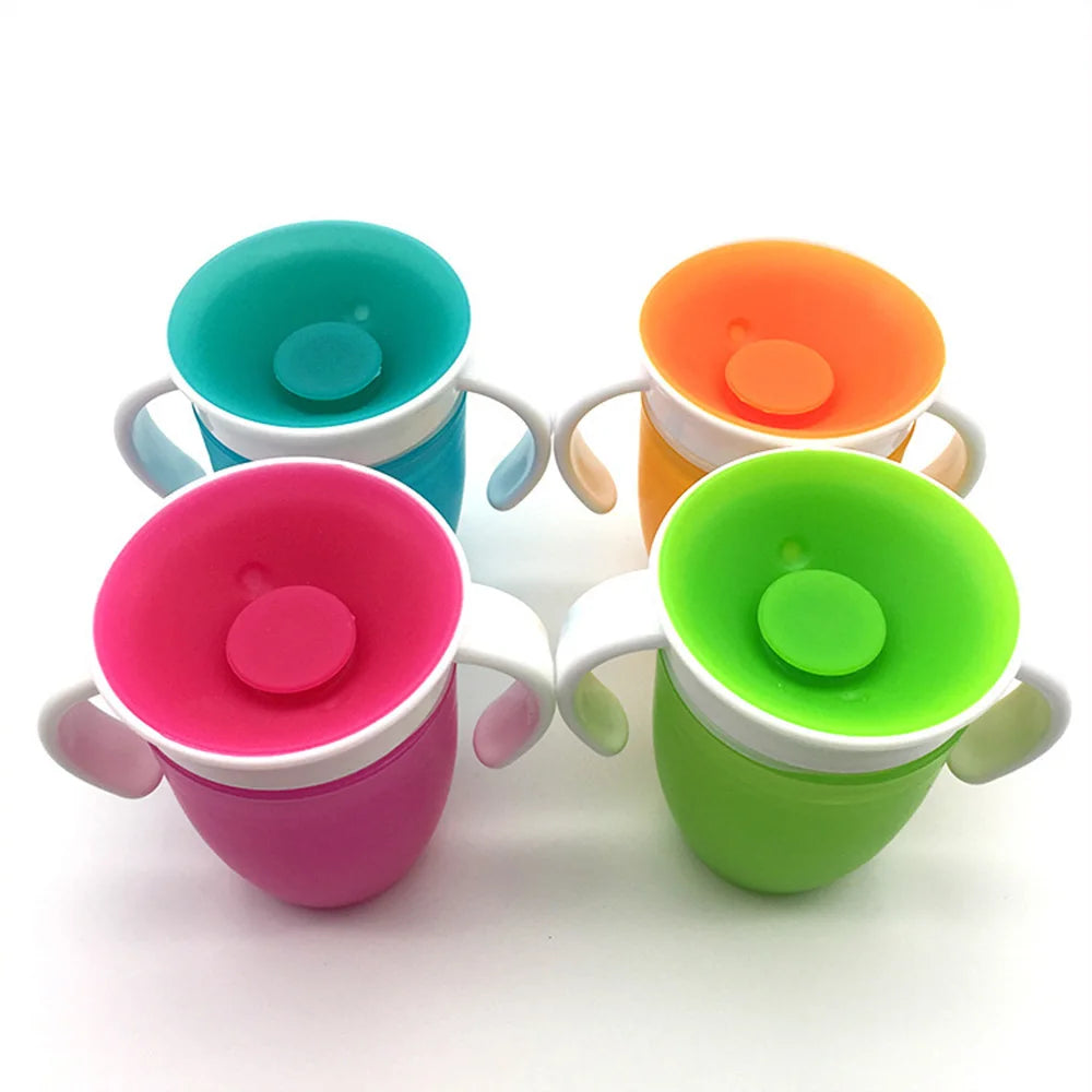 Silicone training cup with lid and straw – Spill-proof
